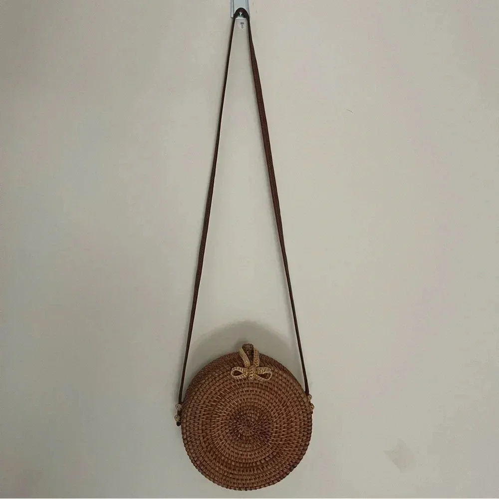 Round Bamboo Straw Crossbody Purse